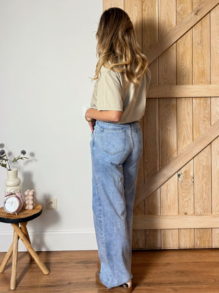 Wide-Leg High-Jeans / Light Wash