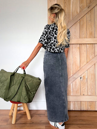 Buttoned Long Denim Skirt / Grey