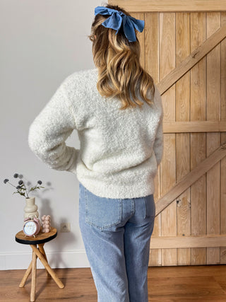 Fluffy Buttoned Cardigan / Soft White